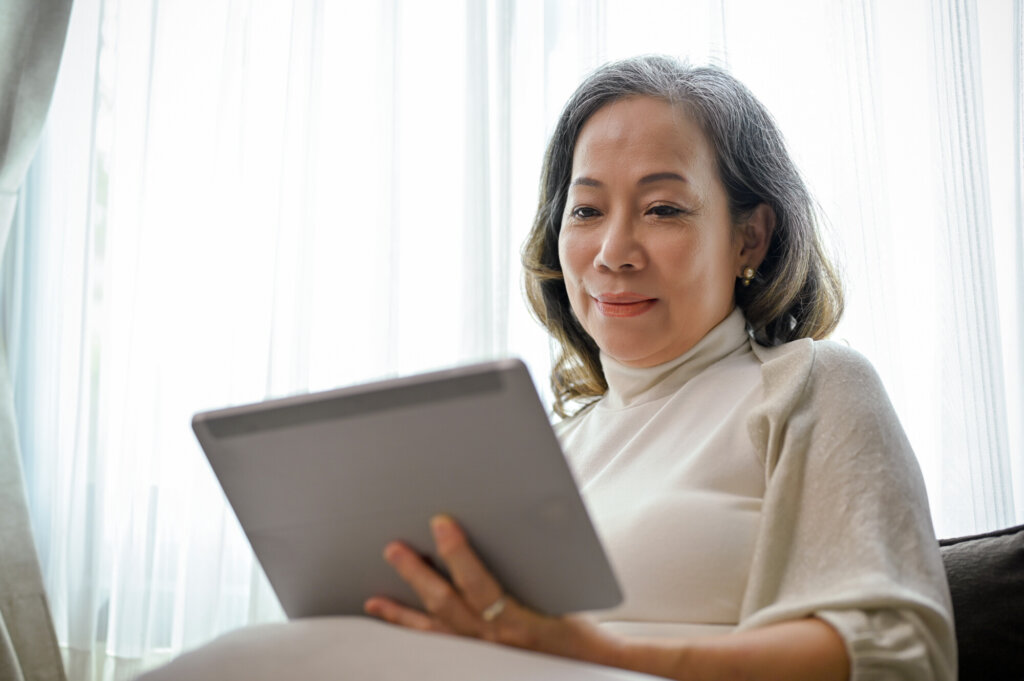 Alzheimer Society of Manitoba staff member you wish to contact